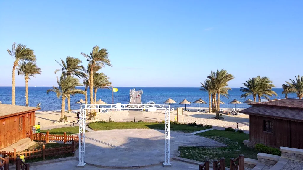 الفندق كانكون بيتش ريزورت - العين السخنة